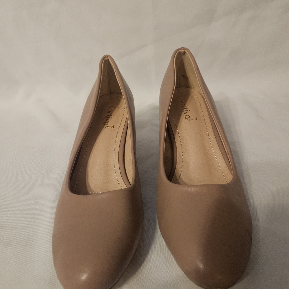 Elegant Tan Heels